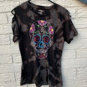 Small Sugar Skull Distressed Tee